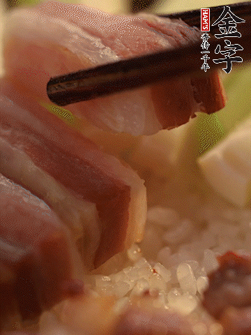 轉(zhuǎn)小火，繼續(xù)蓋蓋子燜2-3分鐘。