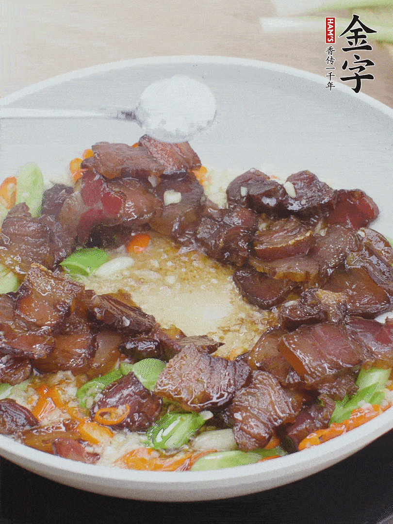 下醬油肉，一點(diǎn)生抽、白糖調(diào)味。
