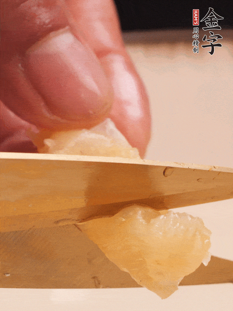 取出放入清水中，清洗表面，再剪成小段